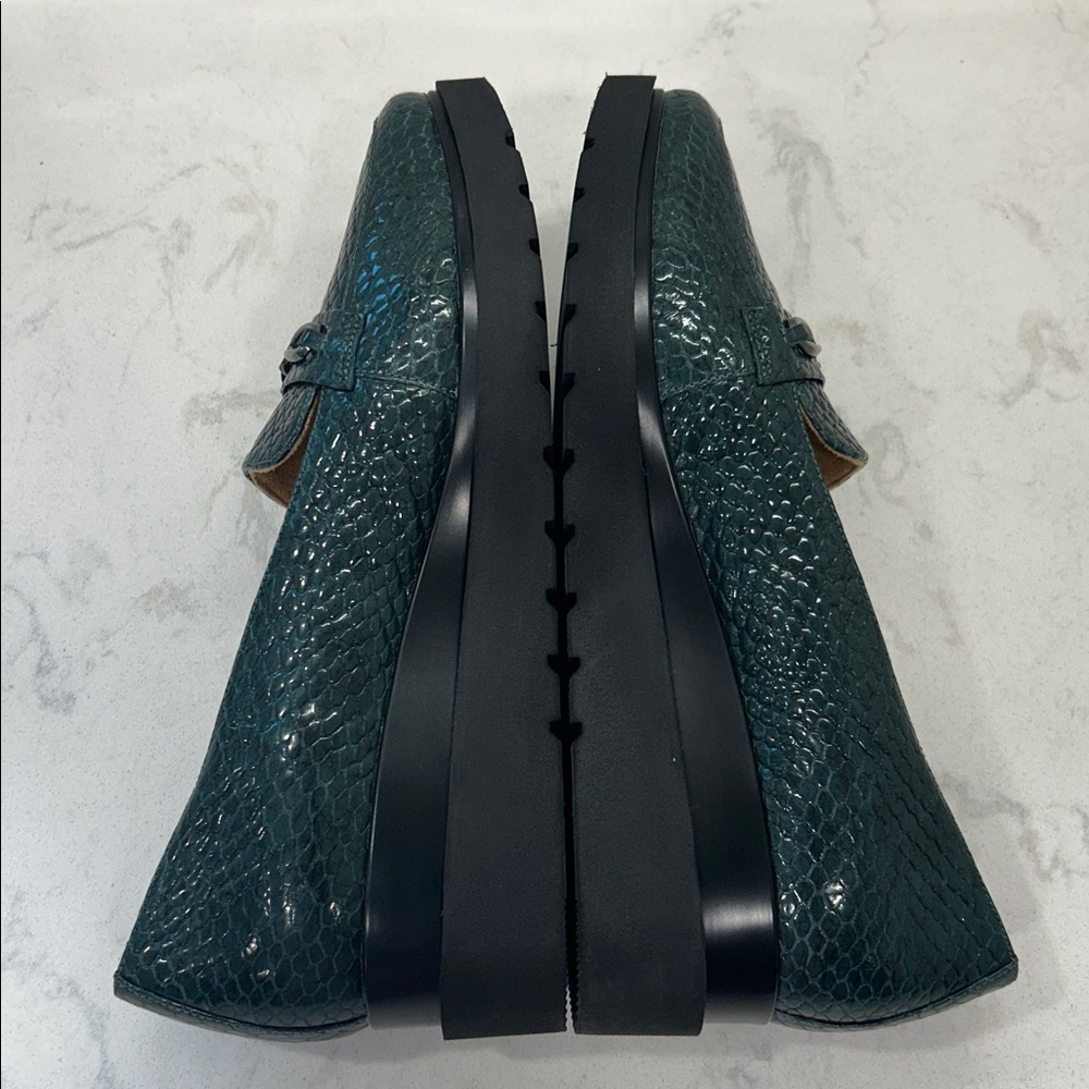 Naturalizer September Loafers with Chain Accent Crocodile Embossed Green 10 - Picture 8 of 16